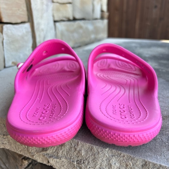 CROCS classic pink Iconic Comfort sandal Sz-W7 & M5.    I - Picture 5 of 10